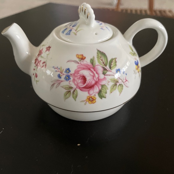 Teapot - Picture 3 of 4
